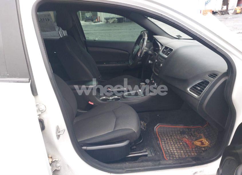 Photo 5 of 2013 Dodge Avenger SE (VIN 1C3CDZAB5DN646122)