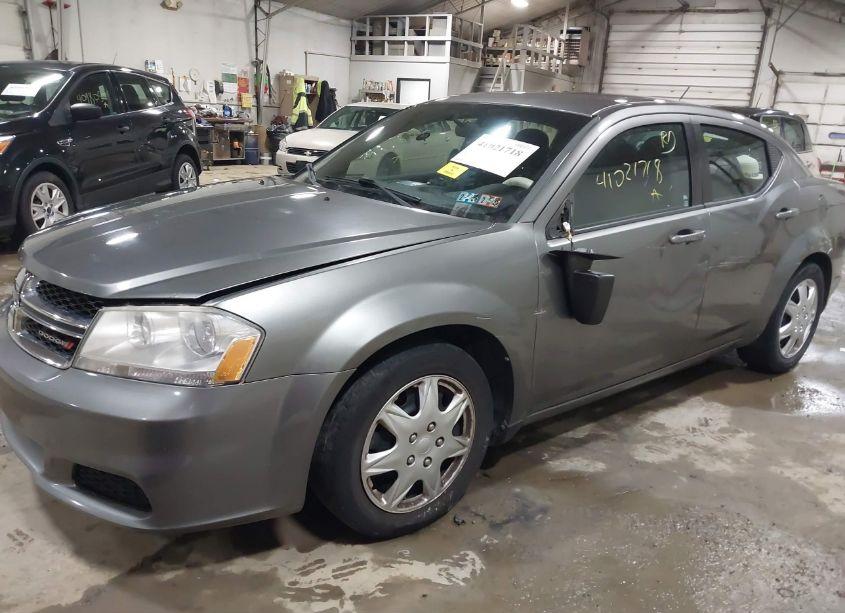 Photo 2 of 2013 Dodge Avenger SE (VIN 1C3CDZAB5DN677127)
