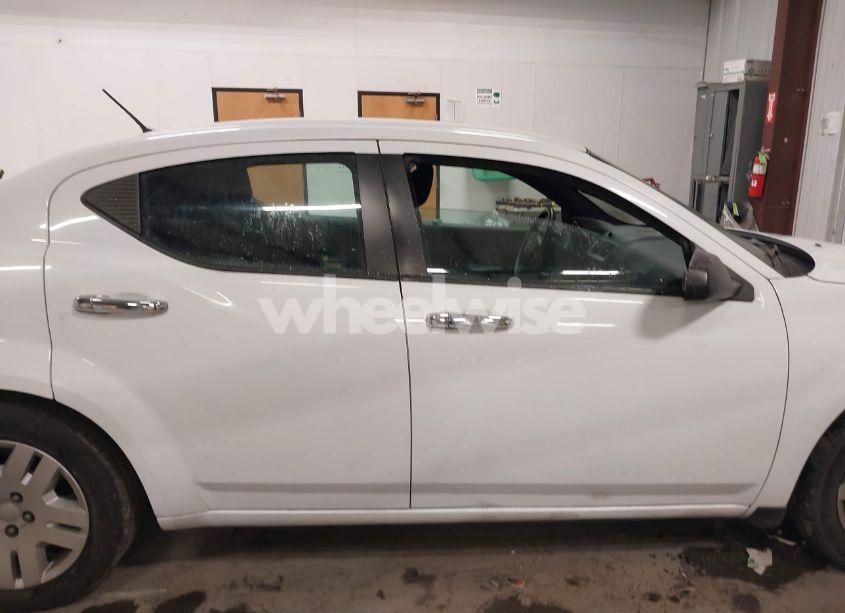 Photo 13 of 2014 Dodge Avenger SE (VIN 1C3CDZAB5EN115942)