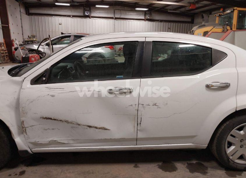 Photo 14 of 2014 Dodge Avenger SE (VIN 1C3CDZAB5EN115942)