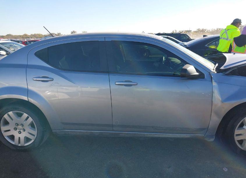 Photo 14 of 2014 Dodge Avenger SE (VIN 1C3CDZAB5EN160749)