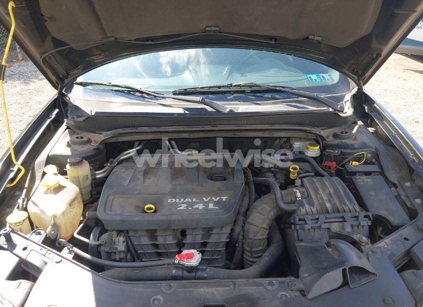 Photo 10 of 2013 Dodge Avenger SE (VIN 1C3CDZAB6DN617597)