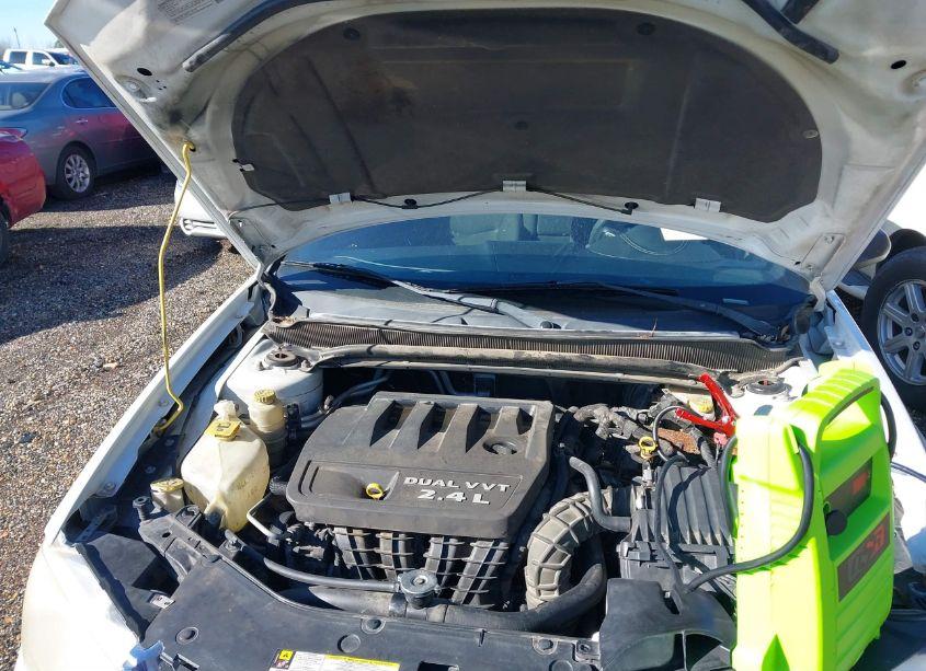 Photo 10 of 2013 Dodge Avenger SE (VIN 1C3CDZAB9DN551823)