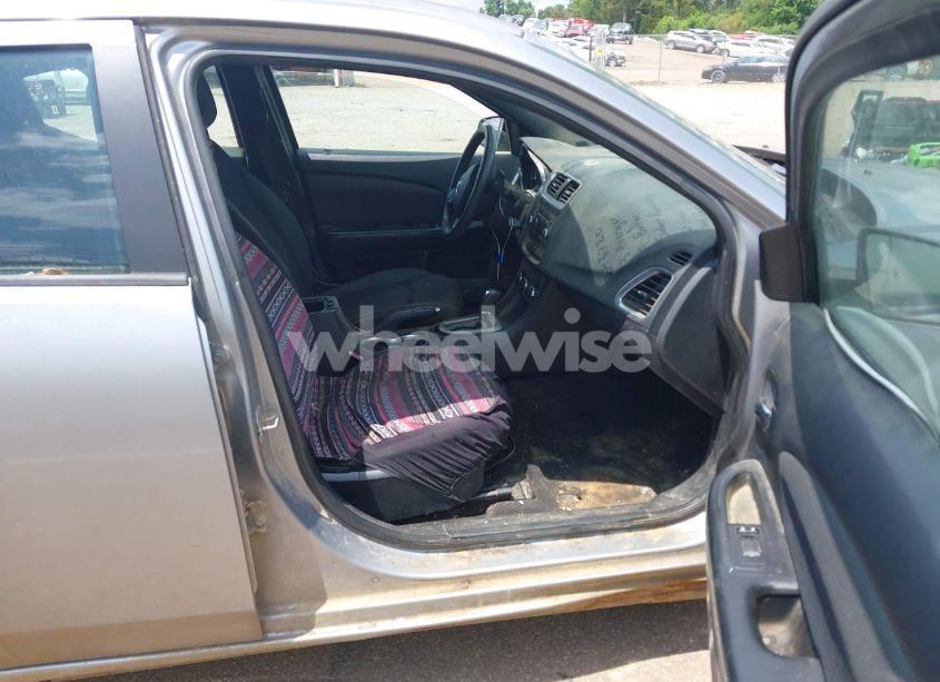 Photo 5 of 2013 Dodge Avenger SE (VIN 1C3CDZABXDN643720)