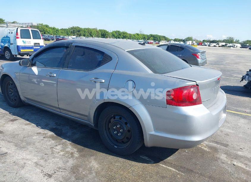 Photo 3 of 2014 Dodge Avenger SE (VIN 1C3CDZABXEN144465)