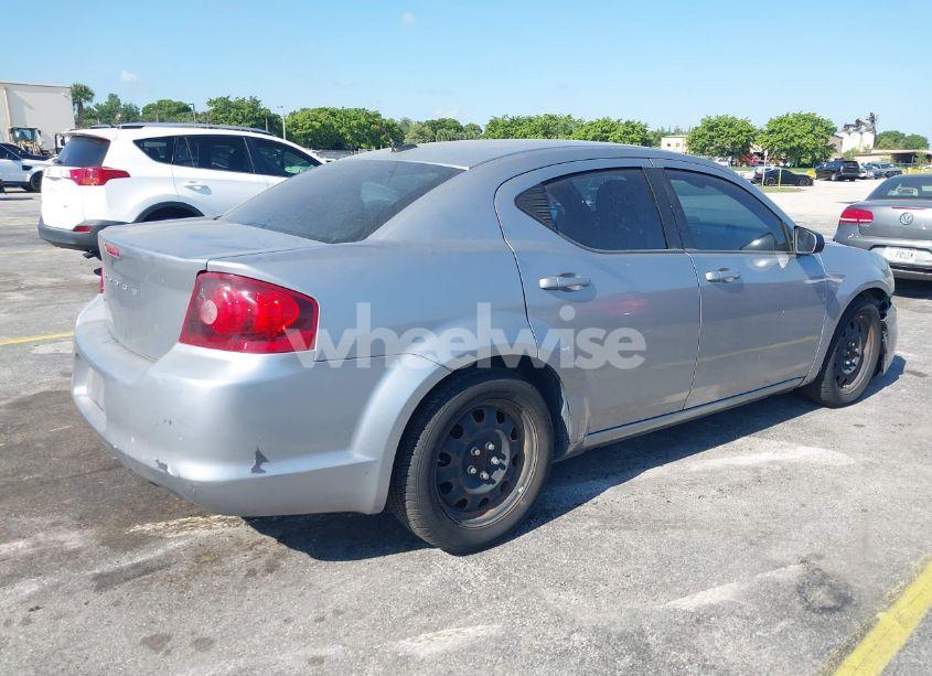 Photo 4 of 2014 Dodge Avenger SE (VIN 1C3CDZABXEN144465)