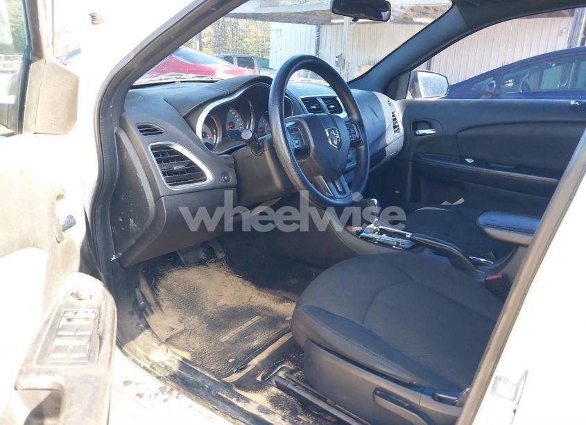 Photo 5 of 2014 Dodge Avenger SE (VIN 1C3CDZABXEN216958)