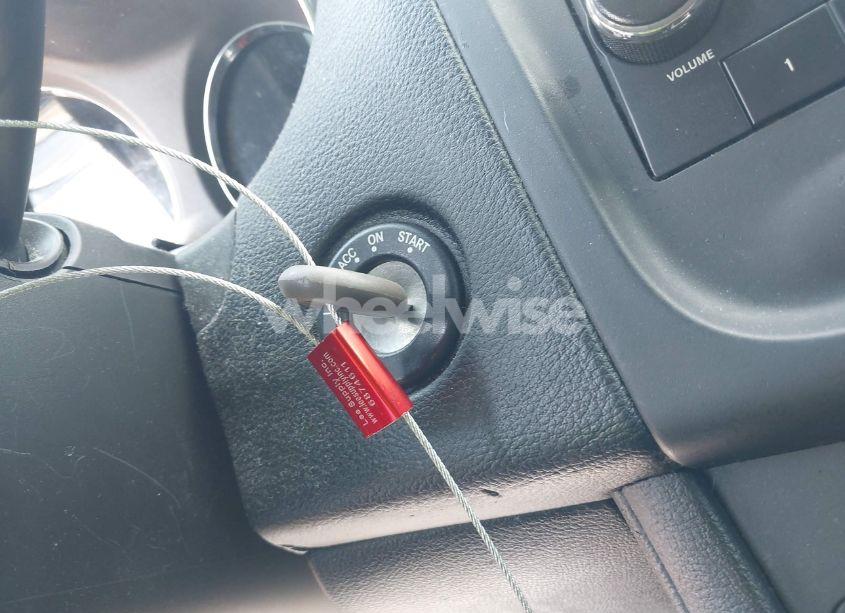 Photo 11 of 2013 Dodge Avenger SE V6 (VIN 1C3CDZAG0DN750481)