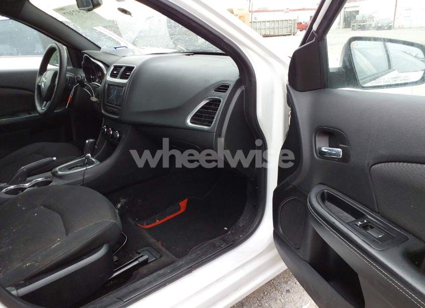 Photo 5 of 2014 Dodge Avenger SE (VIN 1C3CDZAG7EN225239)