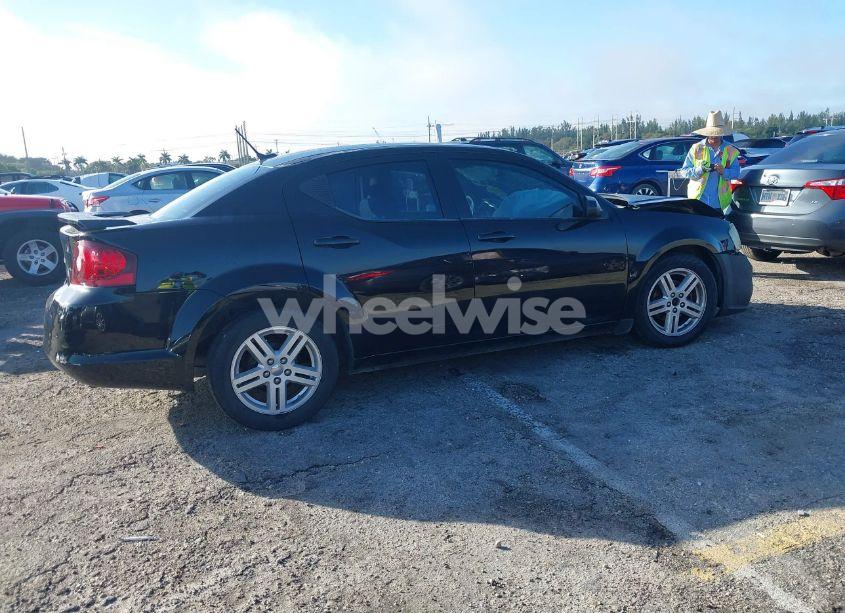 Photo 4 of 2014 Dodge Avenger SE (VIN 1C3CDZAGXEN218687)