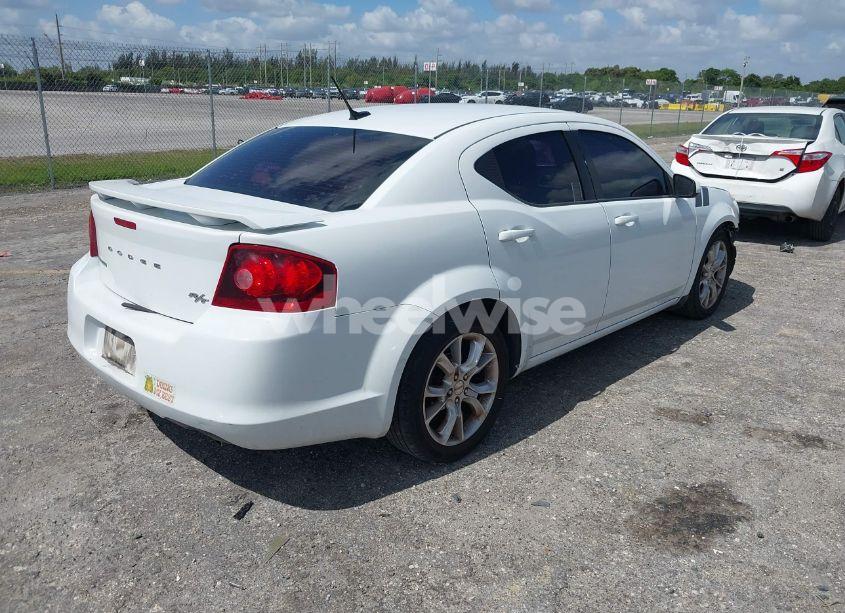 Photo 4 of 2014 Dodge Avenger R/T (VIN 1C3CDZBG8EN225989)