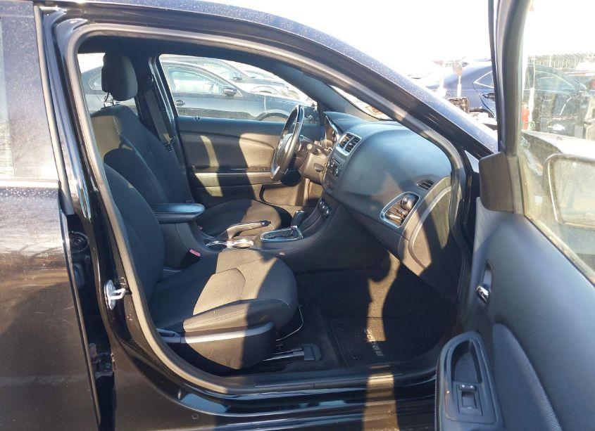 Photo 5 of 2014 Dodge Avenger SXT (VIN 1C3CDZCB2EN161144)