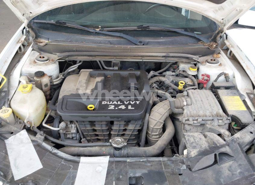 Photo 10 of 2014 Dodge Avenger SXT (VIN 1C3CDZCB3EN163775)