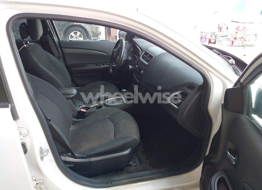 Photo 5 of 2014 Dodge Avenger SXT (VIN 1C3CDZCB3EN163775)