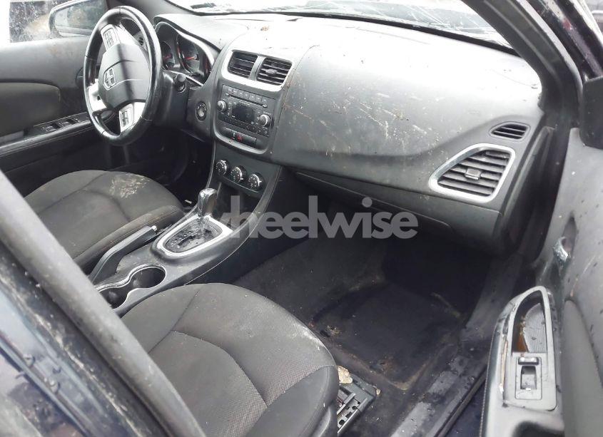 Photo 5 of 2012 Dodge Avenger SXT (VIN 1C3CDZCB4CN183322)