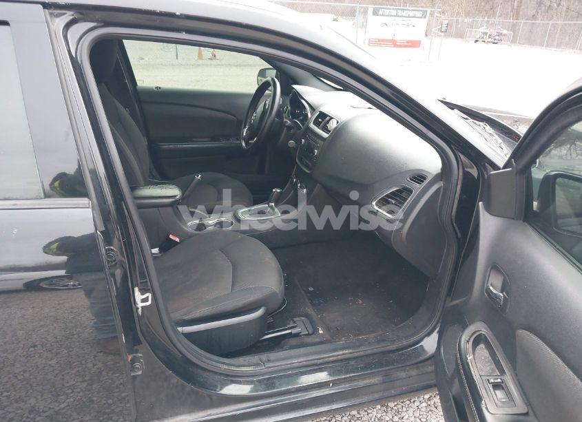 Photo 5 of 2012 Dodge Avenger SXT (VIN 1C3CDZCB5CN142472)