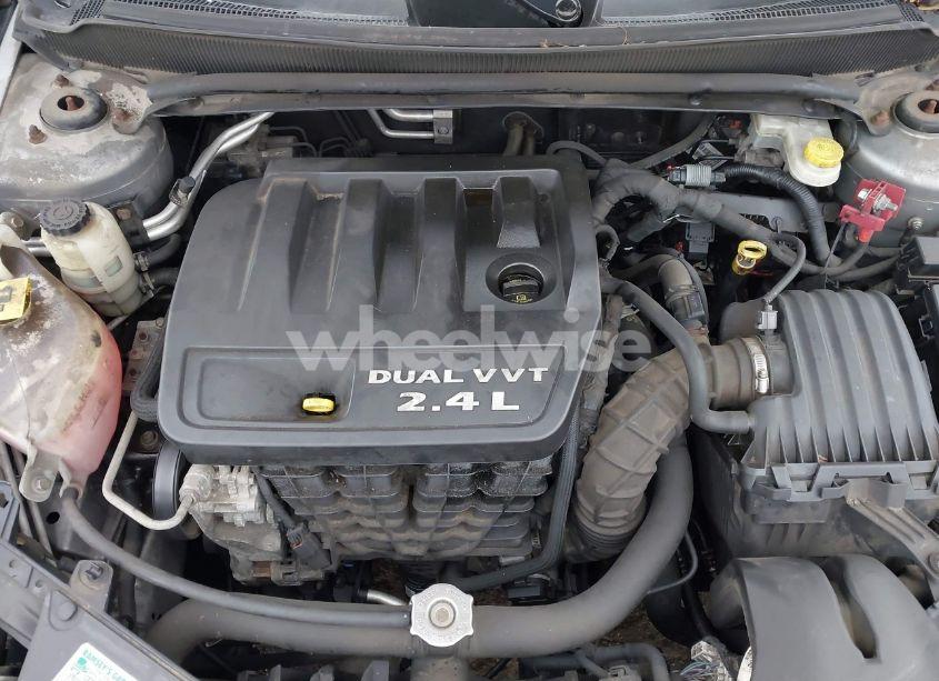 Photo 10 of 2013 Dodge Avenger SXT (VIN 1C3CDZCB5DN682454)