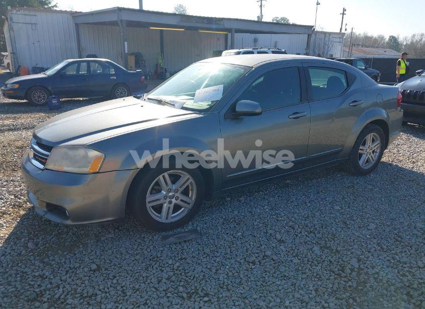 Photo 2 of 2013 Dodge Avenger SXT (VIN 1C3CDZCB6DN590334)
