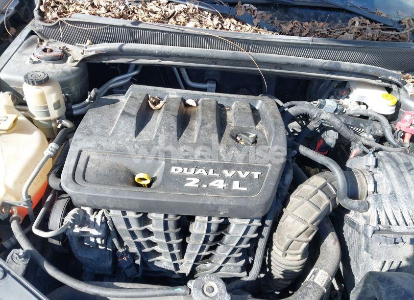 Photo 10 of 2013 Dodge Avenger SXT (VIN 1C3CDZCB6DN628158)