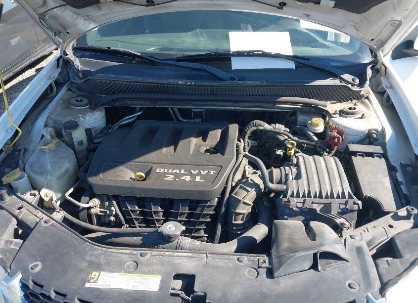 Photo 10 of 2013 Dodge Avenger SXT (VIN 1C3CDZCB7DN692578)