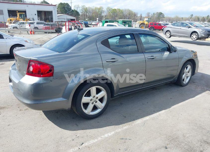 Photo 4 of 2013 Dodge Avenger SXT (VIN 1C3CDZCB8DN521189)