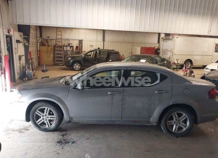 Photo 14 of 2013 Dodge Avenger SXT (VIN 1C3CDZCB8DN521337)