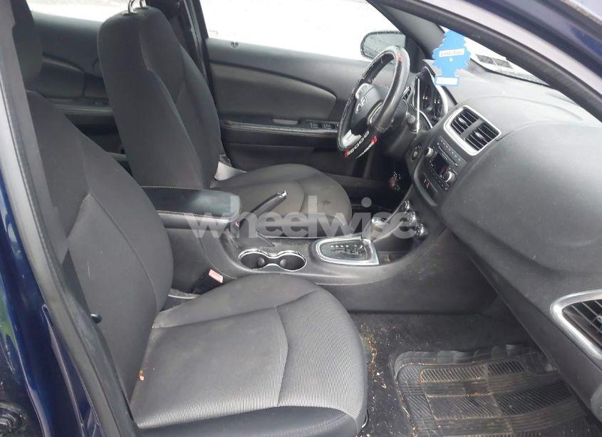 Photo 5 of 2013 Dodge Avenger SXT (VIN 1C3CDZCB8DN681105)