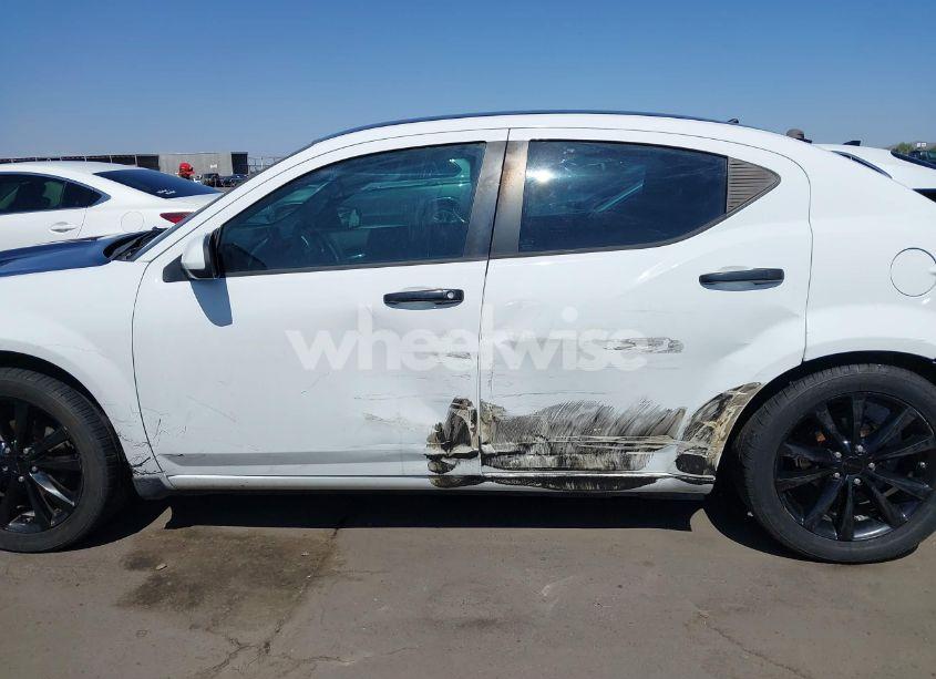 Photo 15 of 2014 Dodge Avenger SXT (VIN 1C3CDZCB8EN163982)