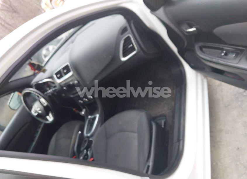 Photo 5 of 2012 Dodge Avenger SXT (VIN 1C3CDZCB9CN196213)