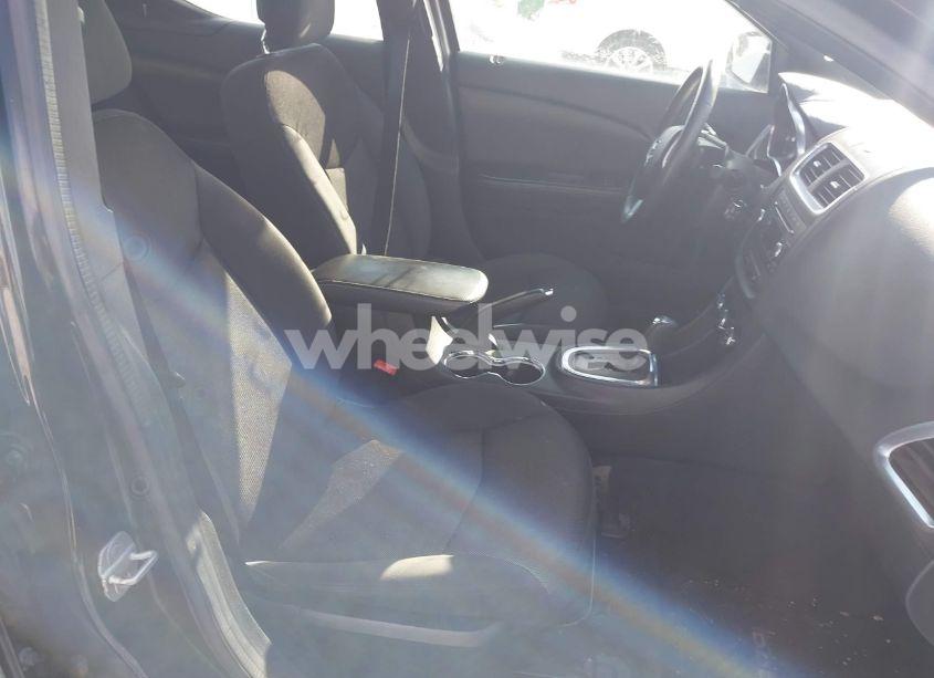 Photo 5 of 2014 Dodge Avenger SXT (VIN 1C3CDZCB9EN113558)