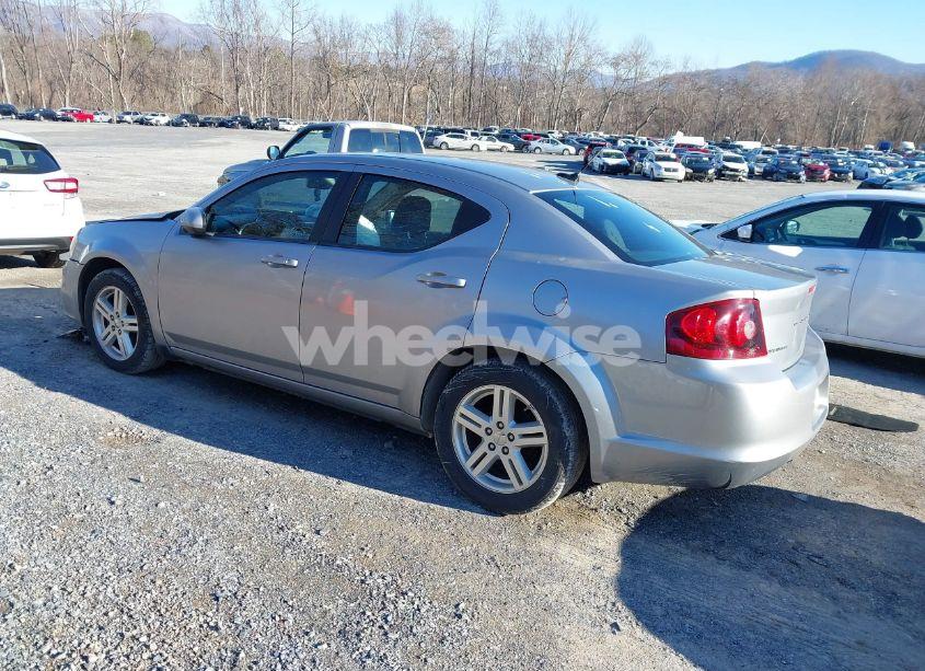 Photo 3 of 2013 Dodge Avenger SXT (VIN 1C3CDZCBXDN616725)