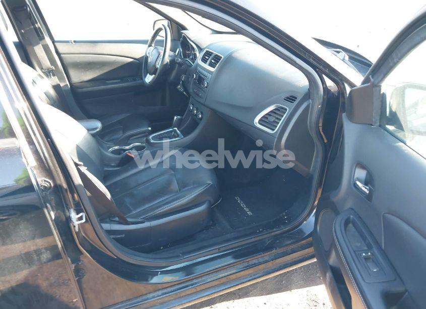 Photo 5 of 2014 Dodge Avenger SXT (VIN 1C3CDZCG5EN117702)