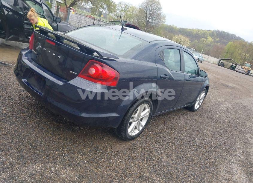 Photo 4 of 2013 Dodge Avenger SXT (VIN 1C3CDZCG7DN582562)