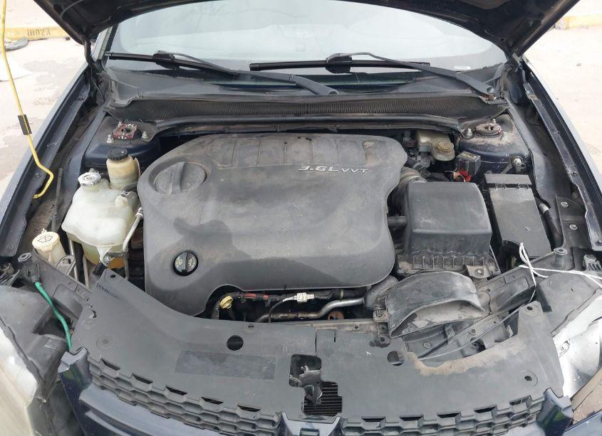 Photo 10 of 2013 Dodge Avenger SXT (VIN 1C3CDZCG8DN581307)