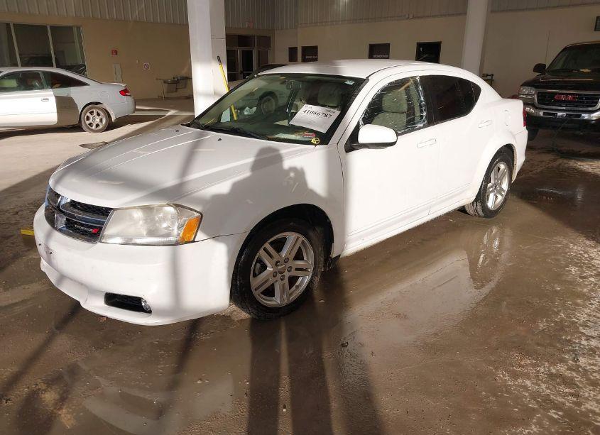 Photo 2 of 2013 Dodge Avenger SXT (VIN 1C3CDZCGXDN709126)