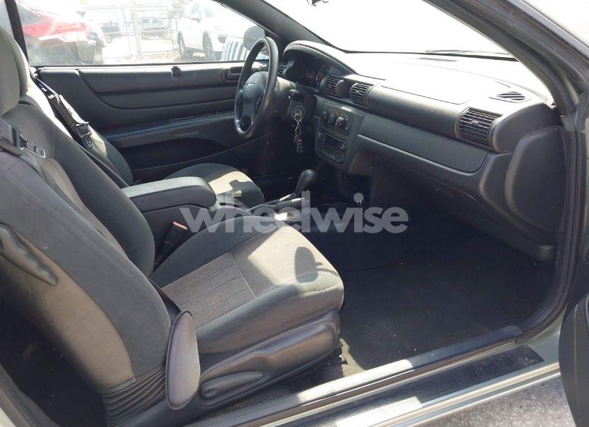 Photo 5 of 2005 Chrysler Sebring (VIN 1C3EL45R85N618709)