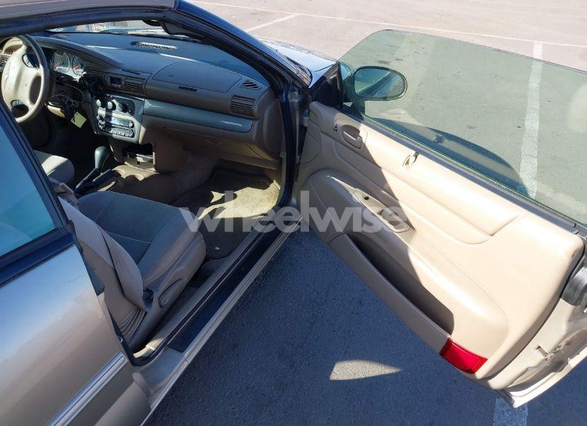 Photo 5 of 2004 Chrysler Sebring LXI (VIN 1C3EL55R34N373158)