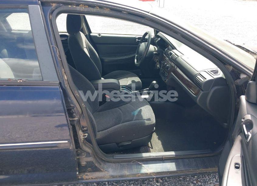 Photo 5 of 2004 Chrysler Sebring LXI (VIN 1C3EL56R44N147743)