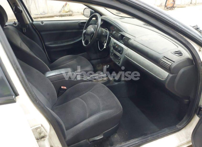 Photo 5 of 2005 Chrysler Sebring TOURING (VIN 1C3EL56RX5N637413)