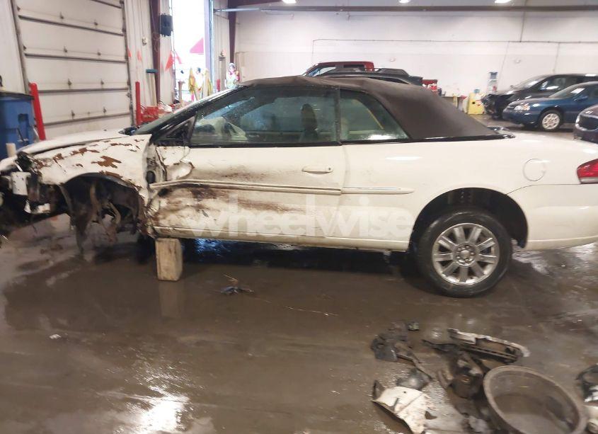 Photo 14 of 2005 Chrysler Sebring LIMITED (VIN 1C3EL65R55N627833)