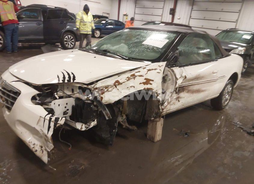 Photo 2 of 2005 Chrysler Sebring LIMITED (VIN 1C3EL65R55N627833)