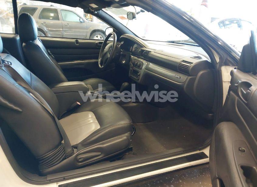 Photo 5 of 2005 Chrysler Sebring GTC (VIN 1C3EL75R75N631713)