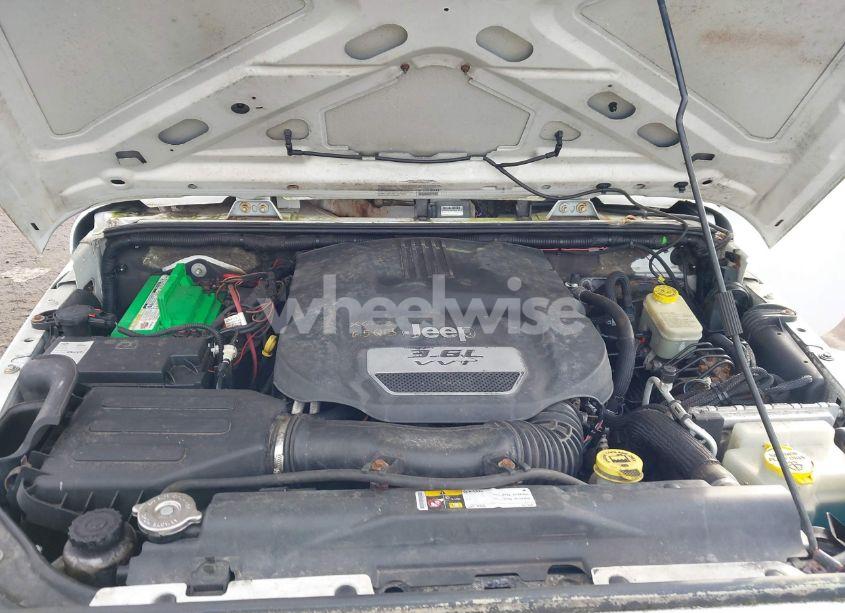 Photo 10 of 2013 Jeep Wrangler SPORT (VIN 1C4AJWAG0DL645056)