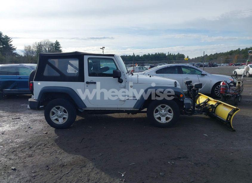 Photo 13 of 2013 Jeep Wrangler SPORT (VIN 1C4AJWAG0DL645056)