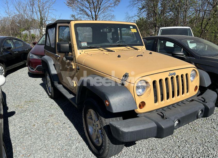 2013 Jeep Wrangler (VIN 1C4AJWAG1DL687817) main photo