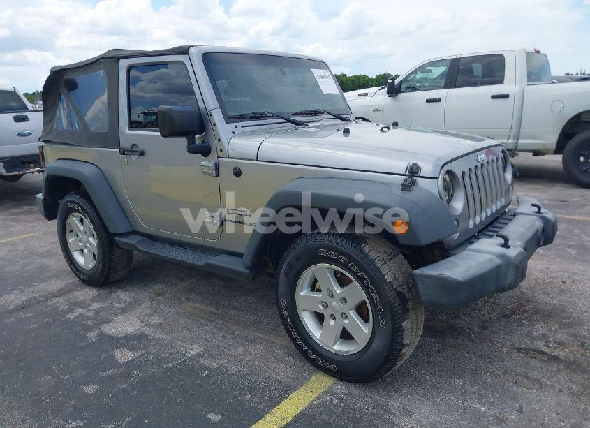 2017 Jeep Wrangler SPORT 4X4 (VIN 1C4AJWAG5HL612799) main photo