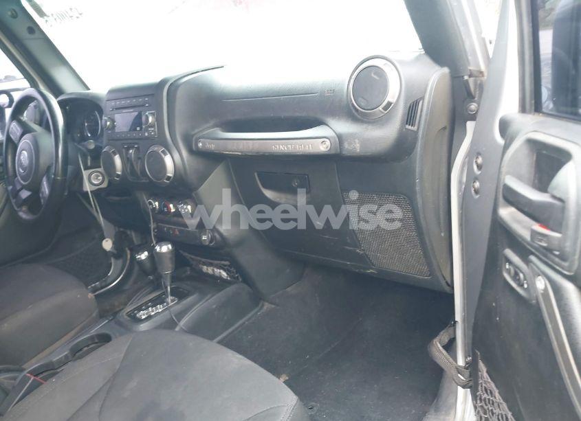 Photo 5 of 2017 Jeep Wrangler SPORT 4X4 (VIN 1C4AJWAG5HL612799)