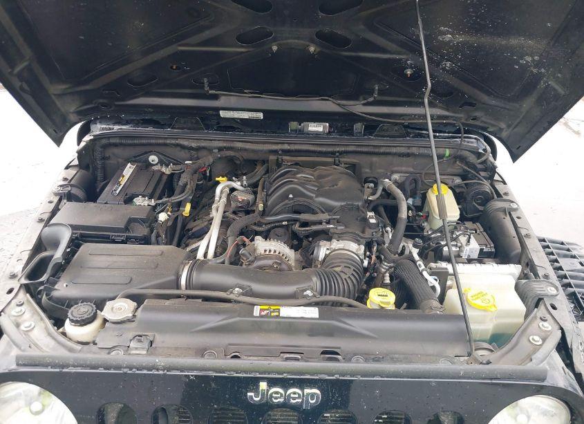 Photo 10 of 2013 Jeep Wrangler SPORT (VIN 1C4AJWAGXDL706204)