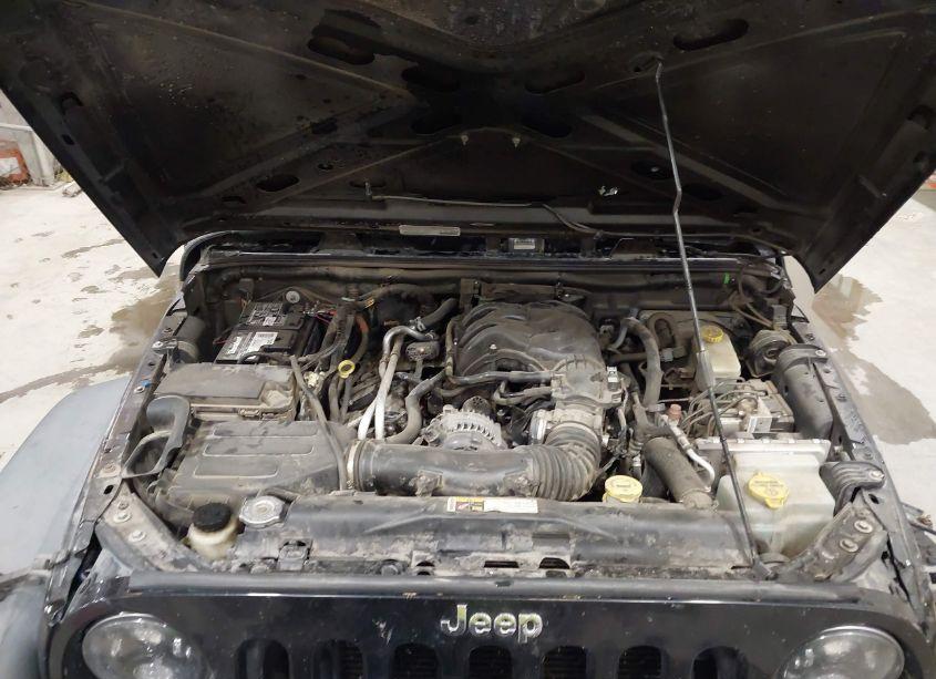 Photo 10 of 2014 Jeep Wrangler SPORT (VIN 1C4AJWAGXEL319332)