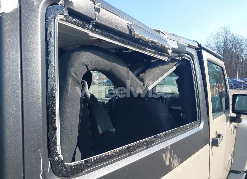 Photo 12 of 2017 Jeep Wrangler SAHARA 4X4 (VIN 1C4AJWBG0HL577748)